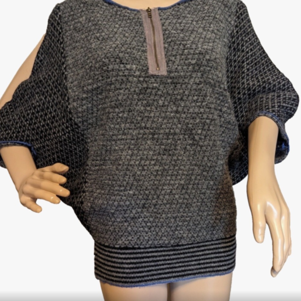 Free People Size XS lamb‎ and rabbit wool blend cold shoulder 1/4 zip sweater
